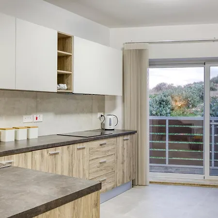 Beautiful 3-bed With Greenery Views In By 360 Estates Appartement Mgarr