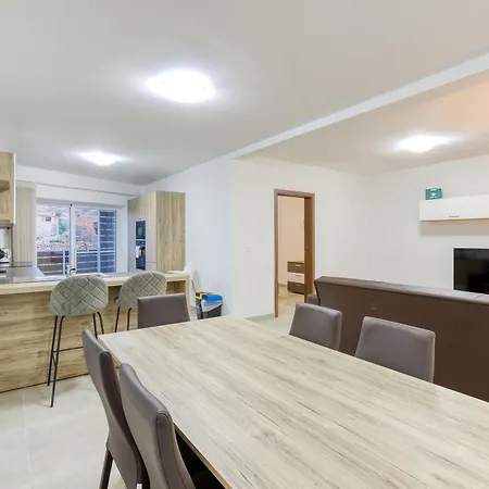 Beautiful 3-bed With Greenery Views In By 360 Estates Appartement *