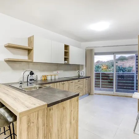 Beautiful 3-bed With Greenery Views In By 360 Estates Appartement