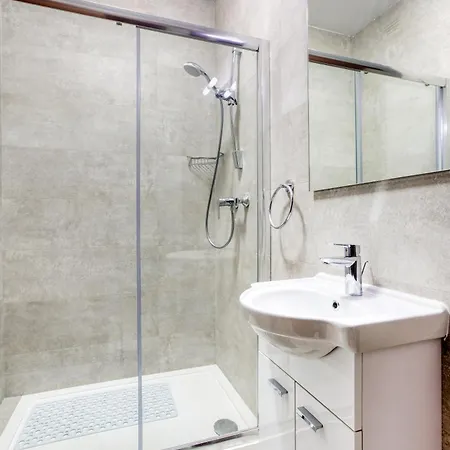 Beautiful 3-bed With Greenery Views In By 360 Estates Appartement