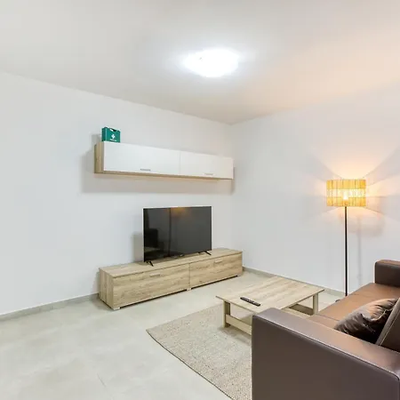 Beautiful 3-bed With Greenery Views In By 360 Estates Appartement *