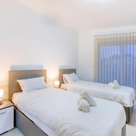 Lägenhet Beautiful 3-bed With Greenery Views In By 360 Estates