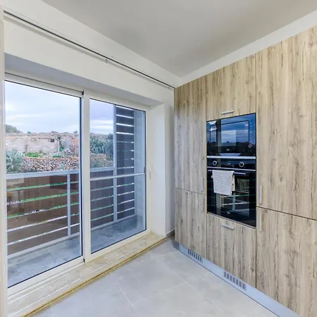 Lägenhet Beautiful 3-bed With Greenery Views In By 360 Estates Mgarr
