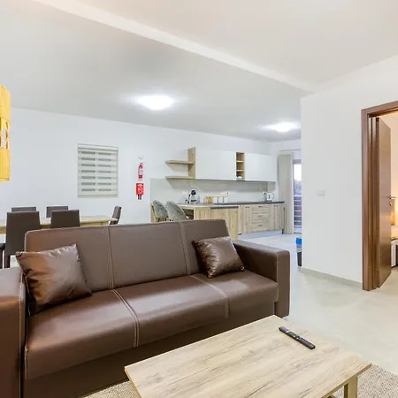 Lägenhet Beautiful 3-bed With Greenery Views In By 360 Estates